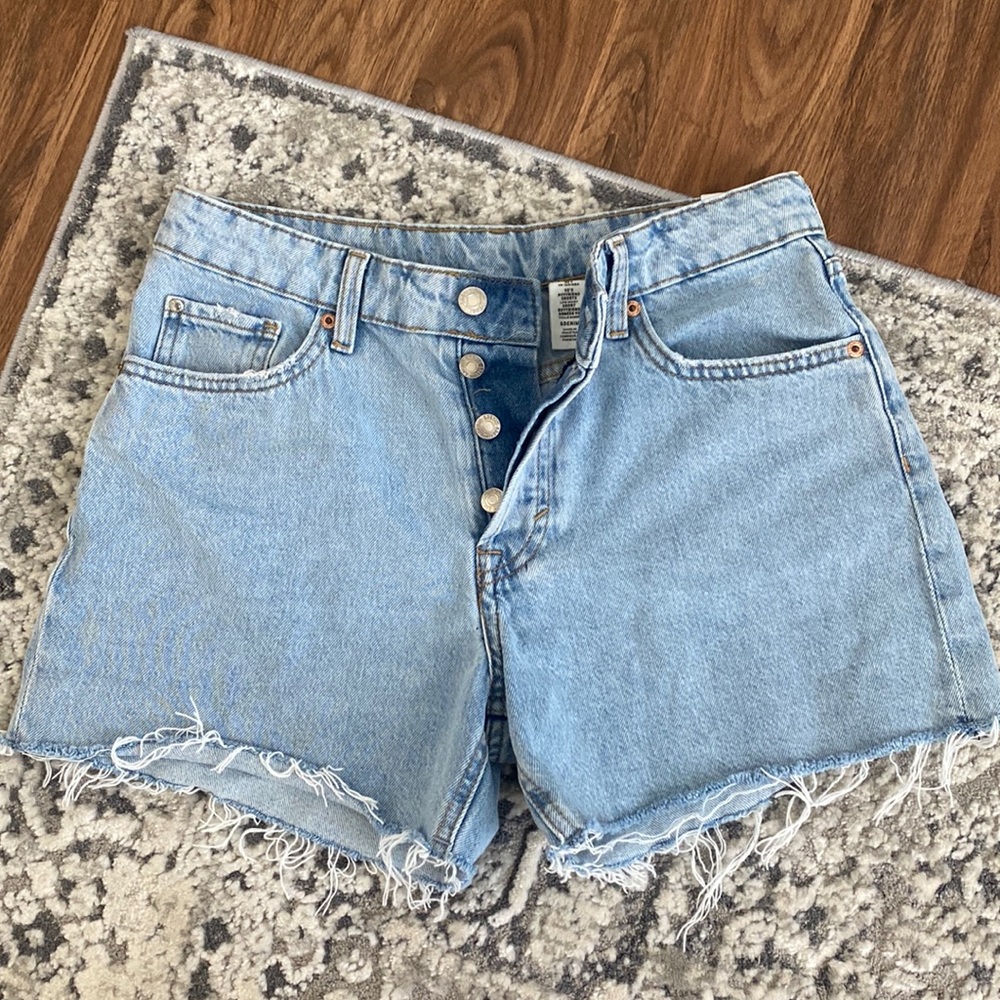 90’s Boyfriend Shorts with LOW WAIST US:4